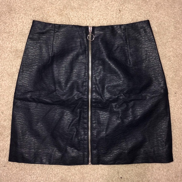 Faux leather skirt from H&M - Picture 5 of 7
